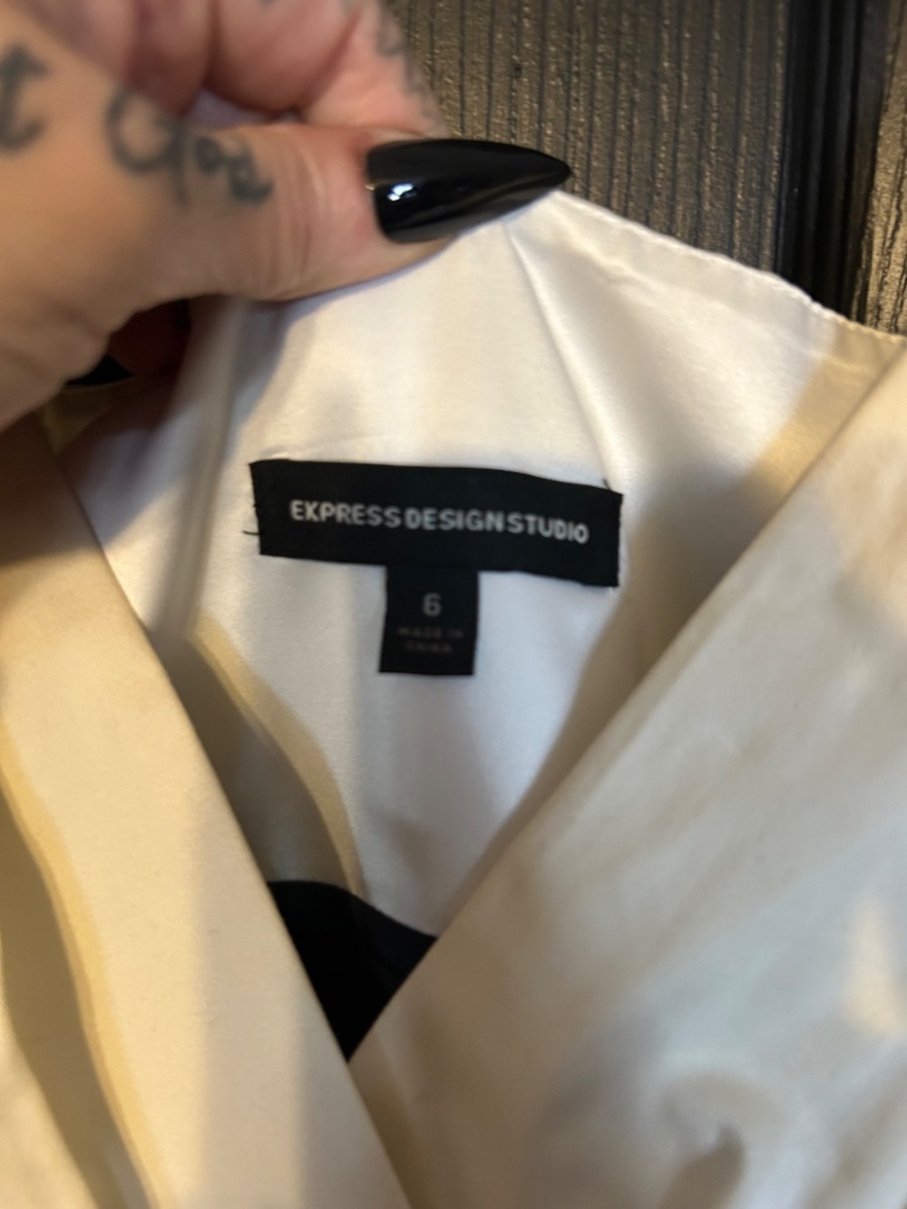 Express Dress - Picture 4 of 5